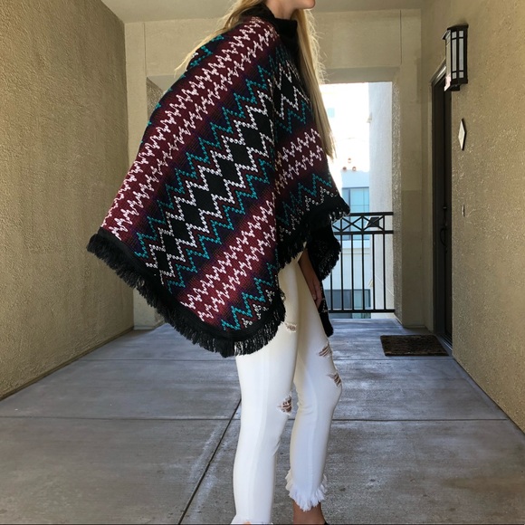 Lovely Poncho - Picture 4 of 4